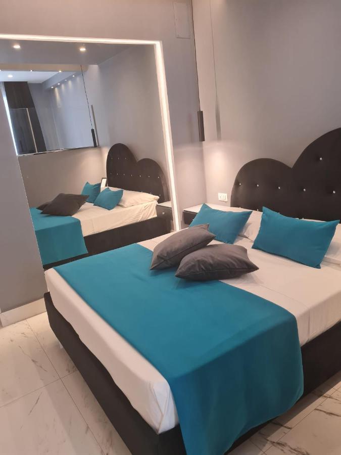 Maliziusella Hotel Napels Buitenkant foto
