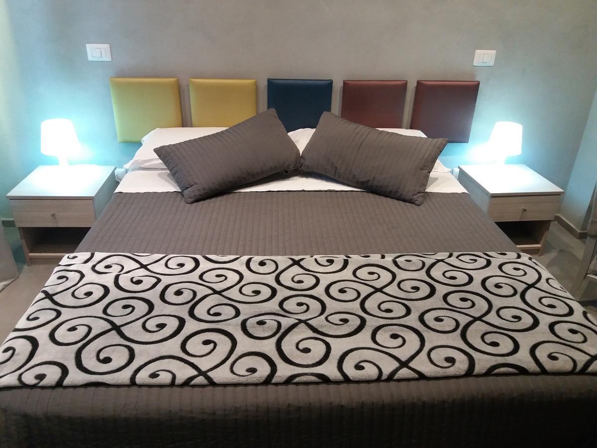 Maliziusella Hotel Napels Buitenkant foto