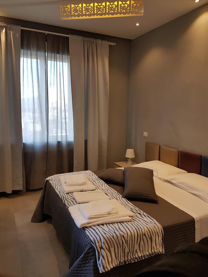Maliziusella Hotel Napels Buitenkant foto
